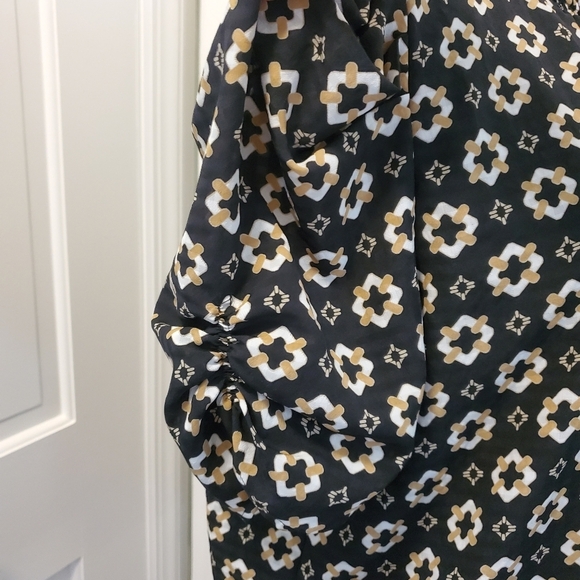 LOFT Geo Cinched Sleeve Ruffle Neckline Blouse Size XL, Business Casual - Picture 5 of 12